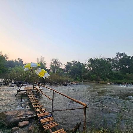 Natural Park Resort De Wang Thong Фитсанулок Екстериор снимка