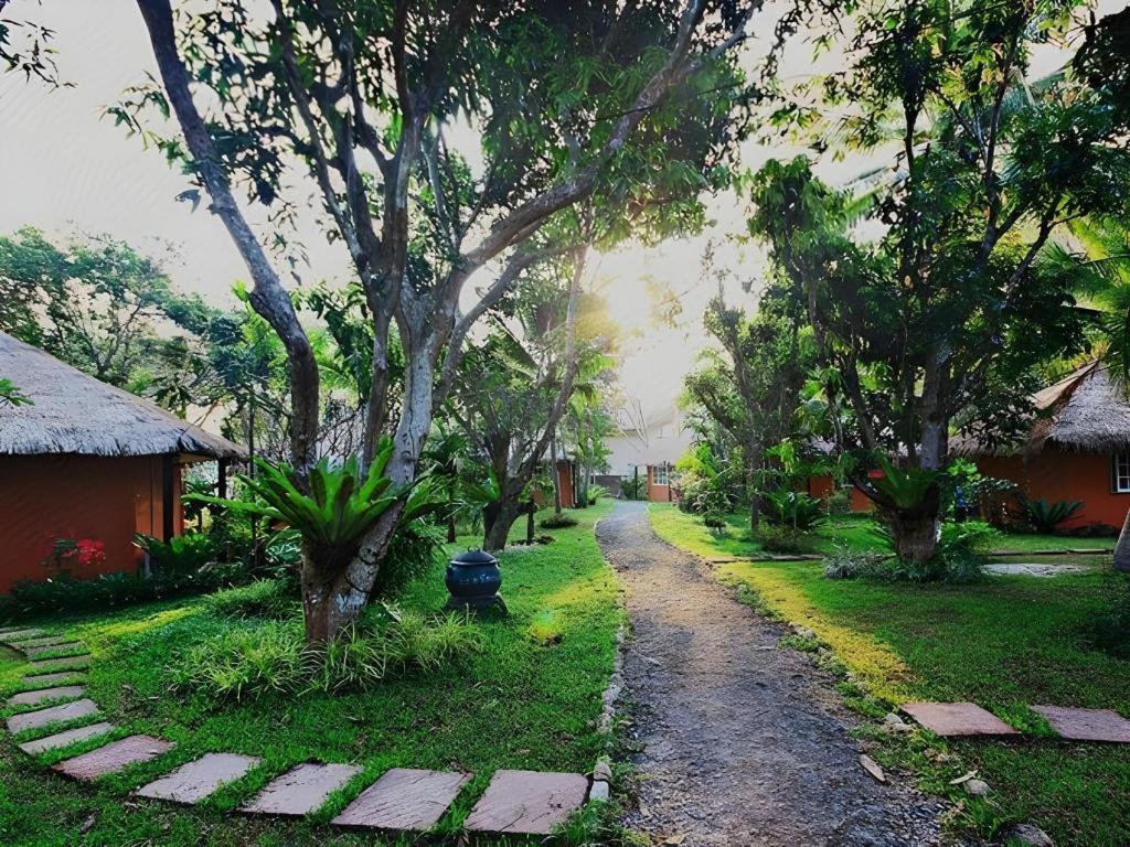 Natural Park Resort De Wang Thong Фитсанулок Екстериор снимка