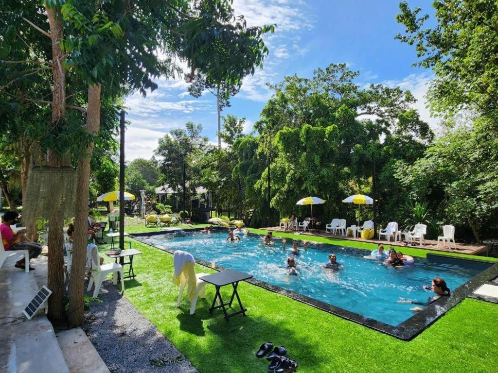 Natural Park Resort De Wang Thong Фитсанулок Екстериор снимка