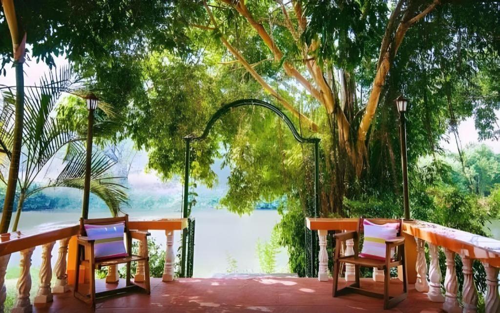 Natural Park Resort De Wang Thong Фитсанулок Екстериор снимка